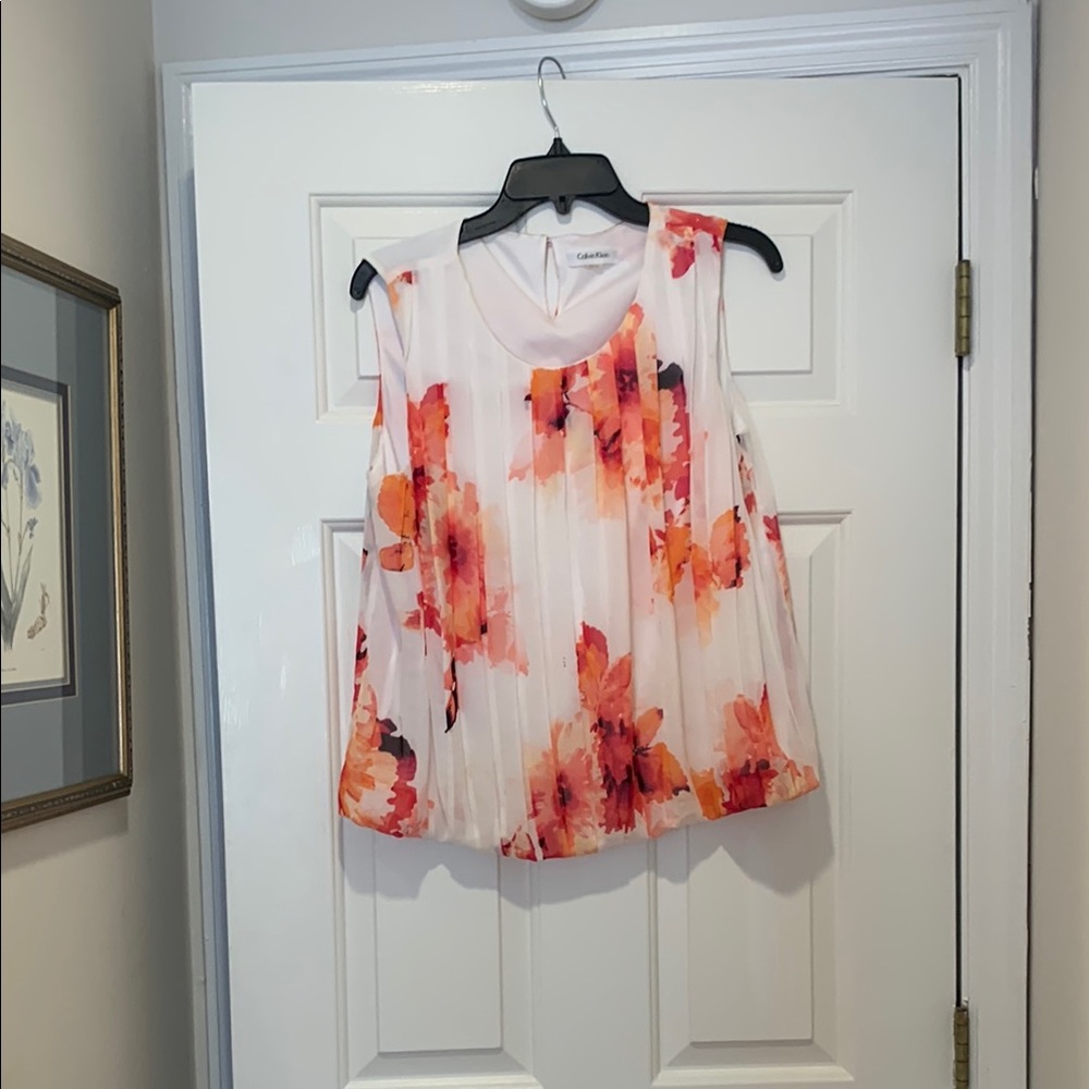 Calvin Klein White Sleeveless Pleated Blouse